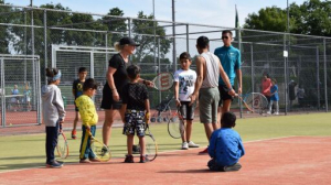Vrijwilligers gezocht voor AZC-tennis
